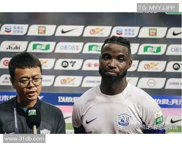 足球明星在绿茵场上的精彩瞬间与动人故事分享