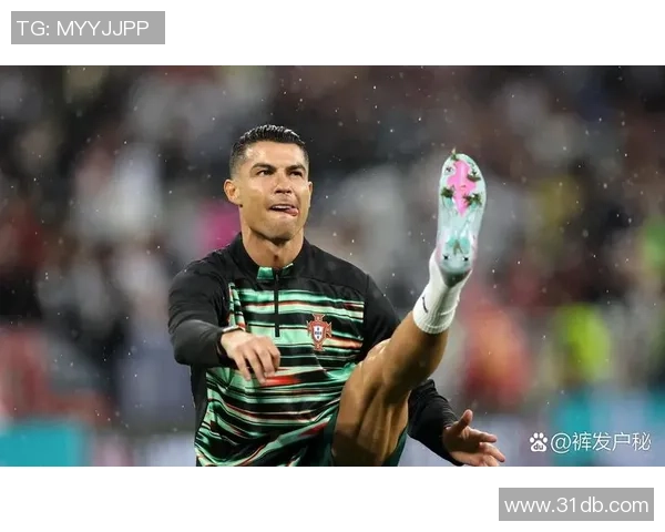 足球明星因伤脚跟打绷带坚韧不拔展现体育精神的背后故事 足球明星因伤脚跟打绷带坚韧不拔展现体育精神的背后故事