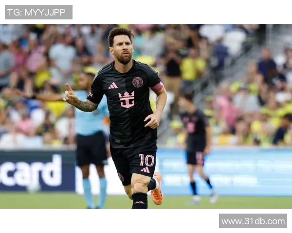 足球明星在关键时刻错失空门机会引发球迷热议与反思 足球明星在关键时刻错失空门机会引发球迷热议与反思