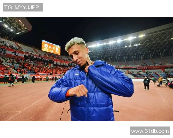 足球明星套盒图片展示全球顶级球员风采与激情的完美结合 足球明星套盒图片展示全球顶级球员风采与激情的完美结合