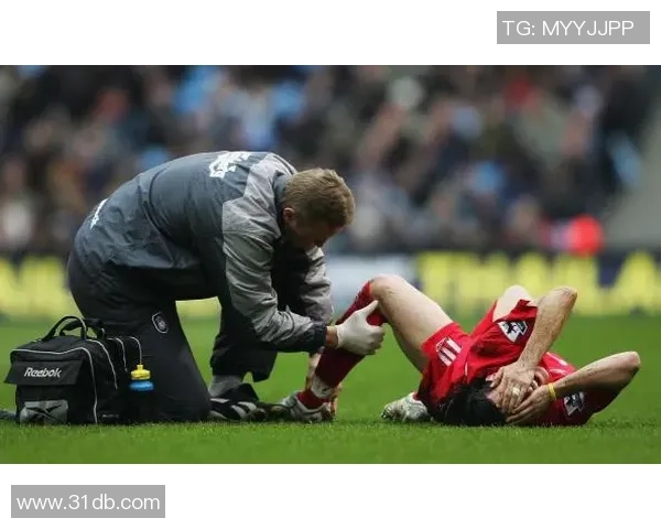 足球明星意外受伤瞬间合集精彩回顾与分析 足球明星意外受伤瞬间合集精彩回顾与分析