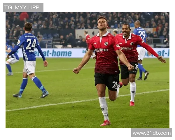 足球明星球员冲突背后的真相与影响解析,揭示体育精神的挑战与机遇 足球明星球员冲突背后的真相与影响解析,揭示体育精神的挑战与机遇