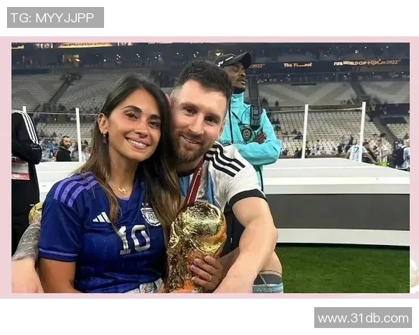 足球明星的华人女友身份揭秘她的背景与故事引发关注