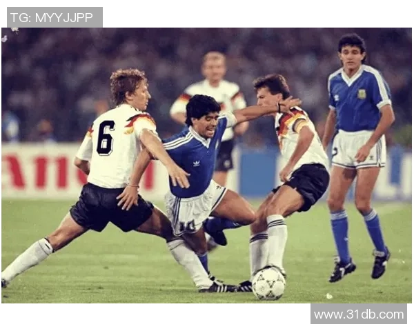 足球明星的多才多艺揭秘他们在场上场下的独特技能与魅力 足球明星的多才多艺揭秘他们在场上场下的独特技能与魅力