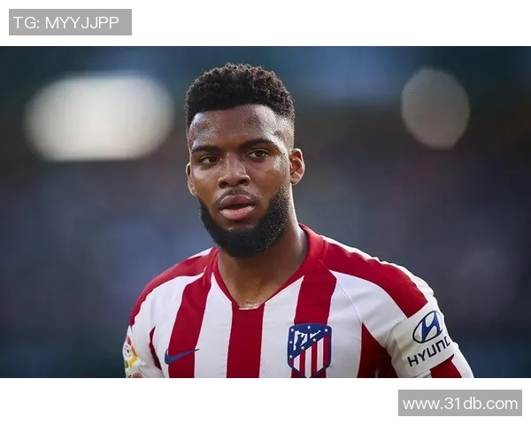 足球明星的饮料选择揭秘:他们如何通过饮品提升竞技状态与恢复能力 足球明星的饮料选择揭秘:他们如何通过饮品提升竞技状态与恢复能力